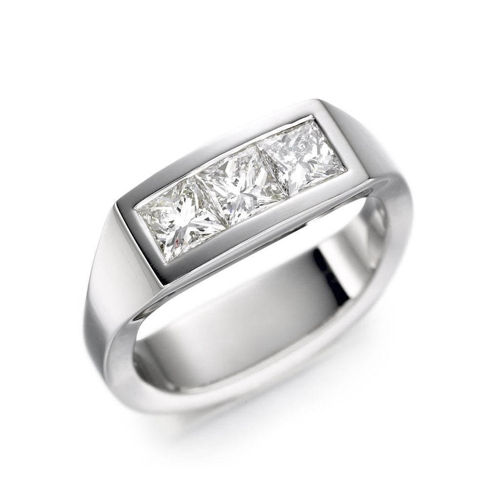 18ct White Gold Three Princess Diamond Ring 1T21A