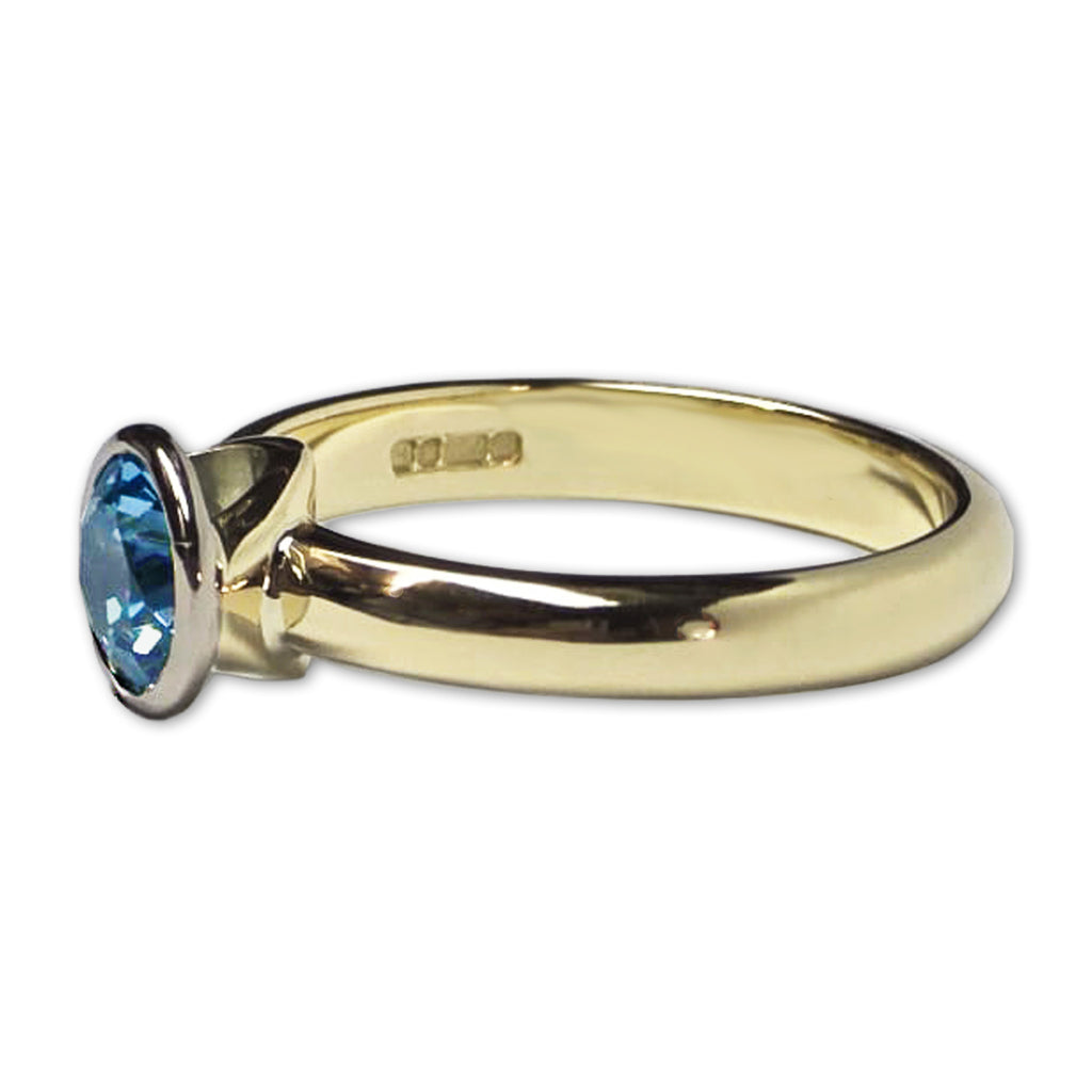 Pre- Owned 18ct Gold Aquamarine Ring