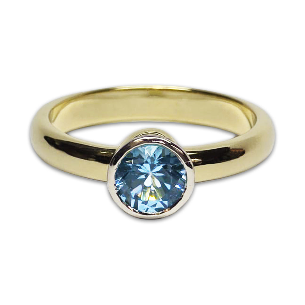 Pre- Owned 18ct Gold Aquamarine Ring